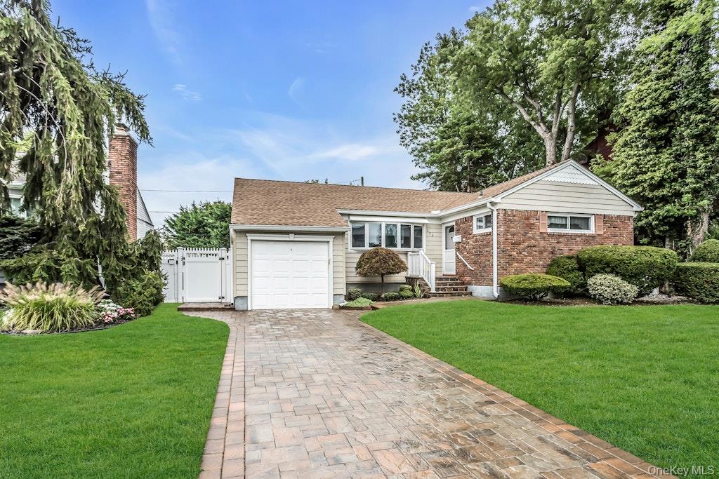 208 Daniel Road N, Massapequa, NY 11758