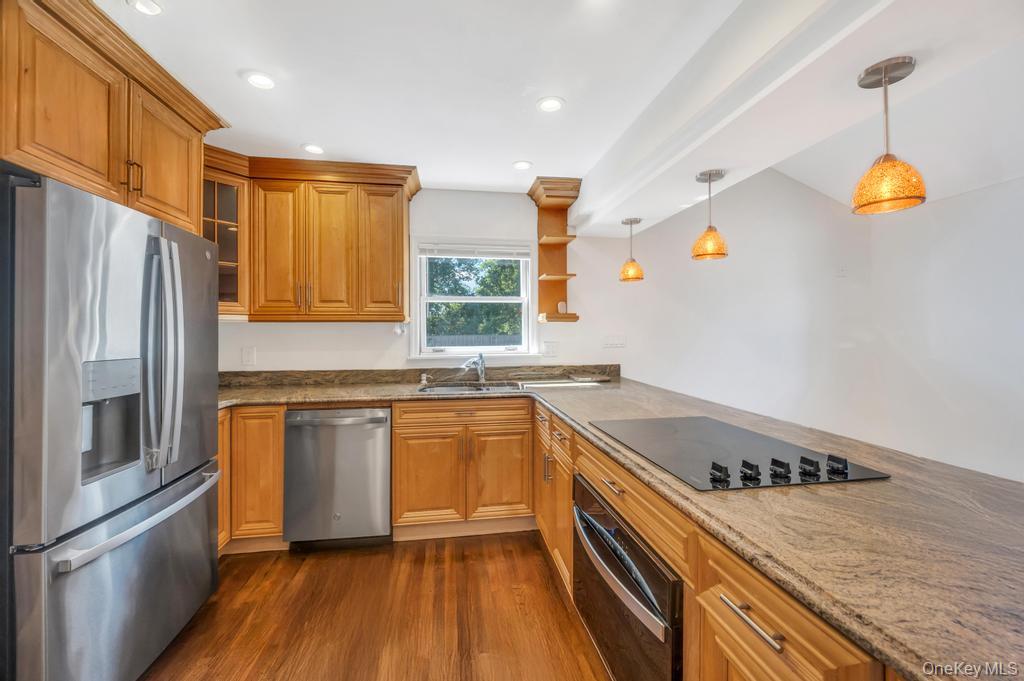 23 Avenue I, Farmingdale, NY 11735