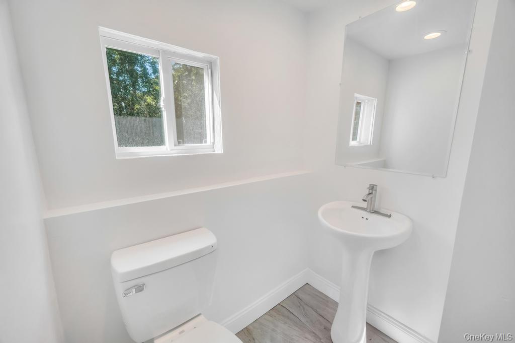 23 Avenue I, Farmingdale, NY 11735