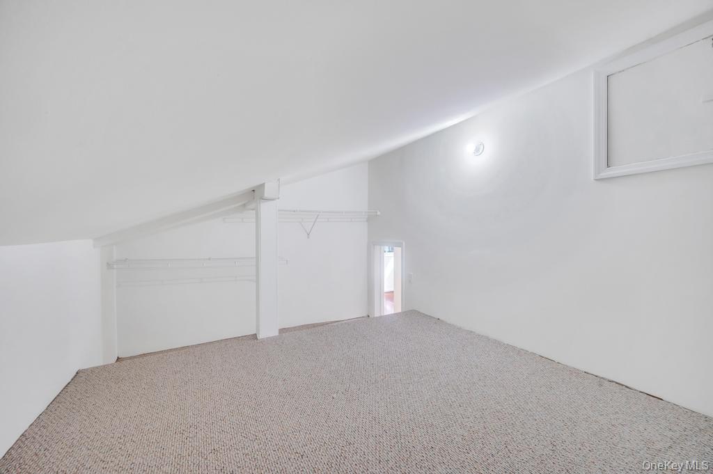 23 Avenue I, Farmingdale, NY 11735