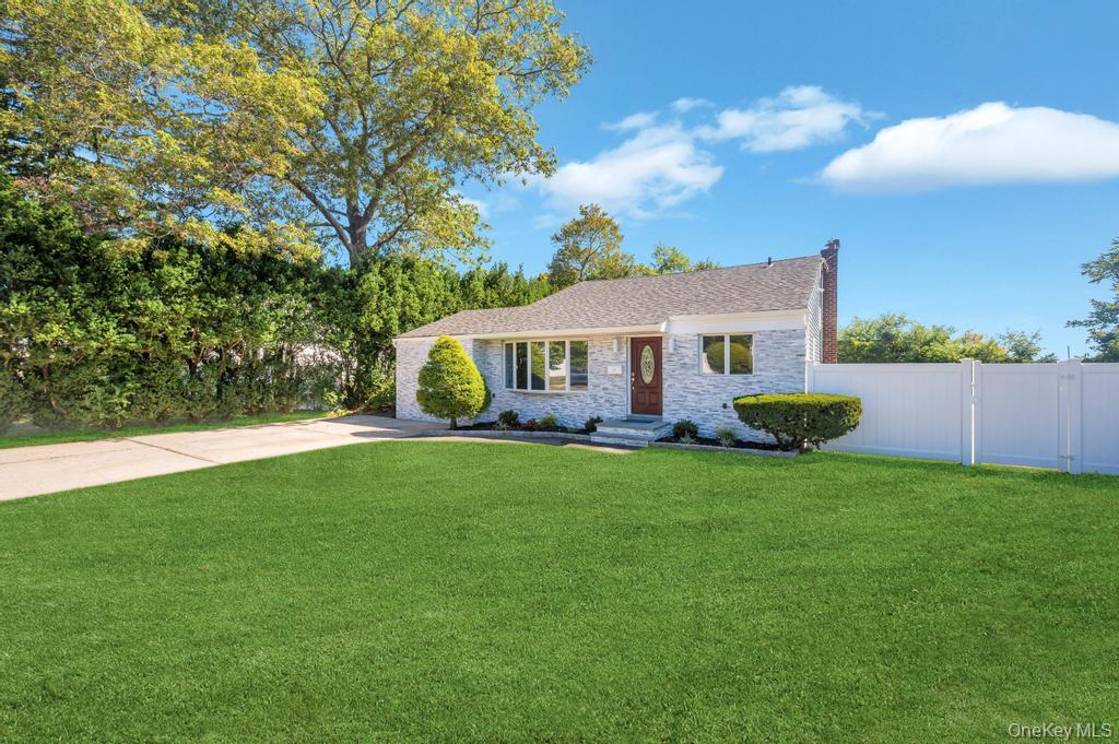 23 Avenue I, Farmingdale, NY 11735