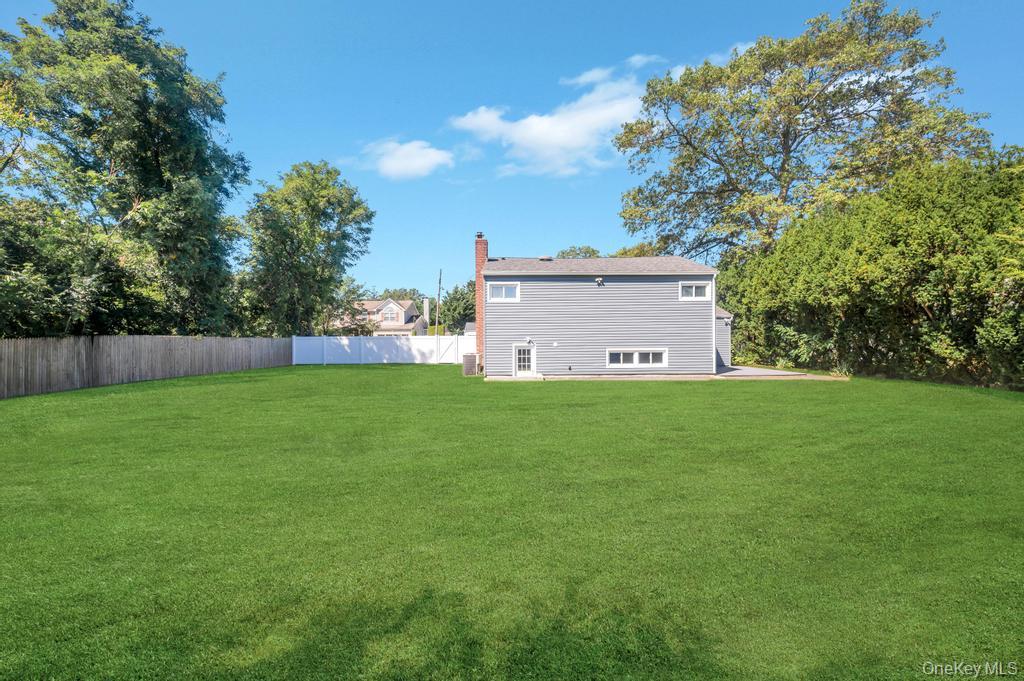 23 Avenue I, Farmingdale, NY 11735