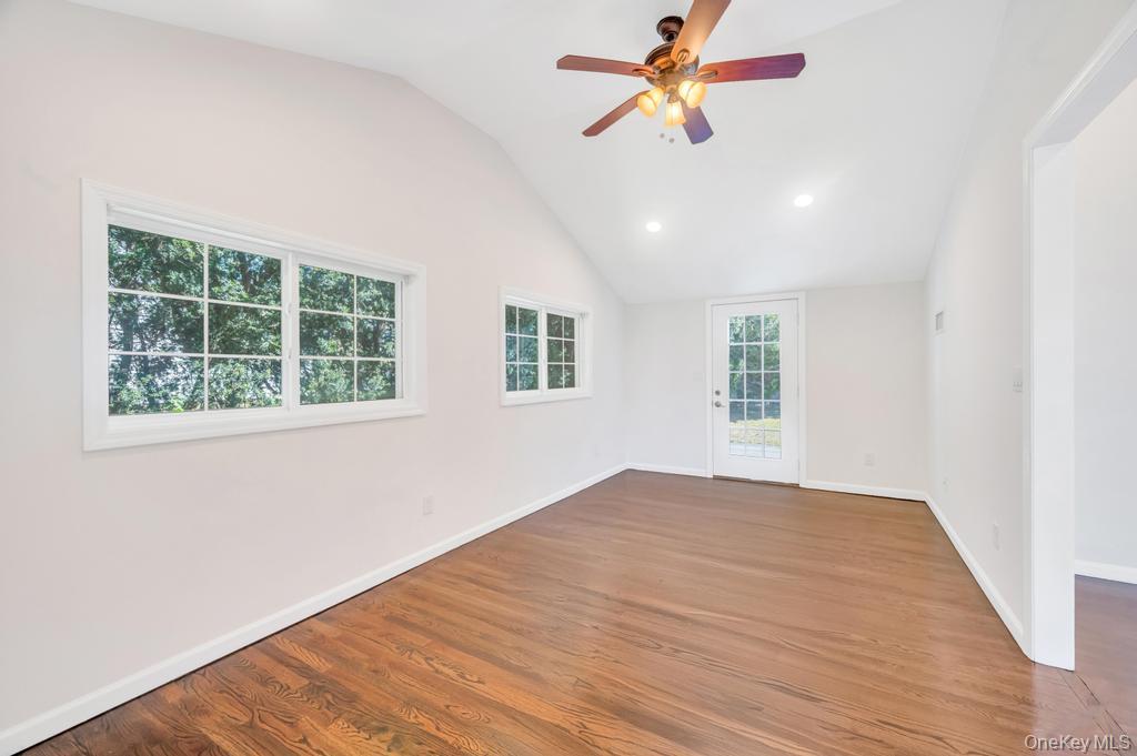 23 Avenue I, Farmingdale, NY 11735