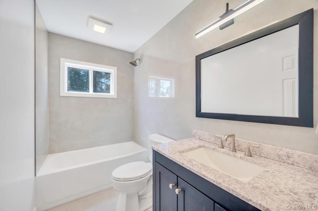 23 Avenue I, Farmingdale, NY 11735