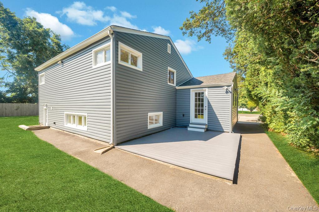 23 Avenue I, Farmingdale, NY 11735