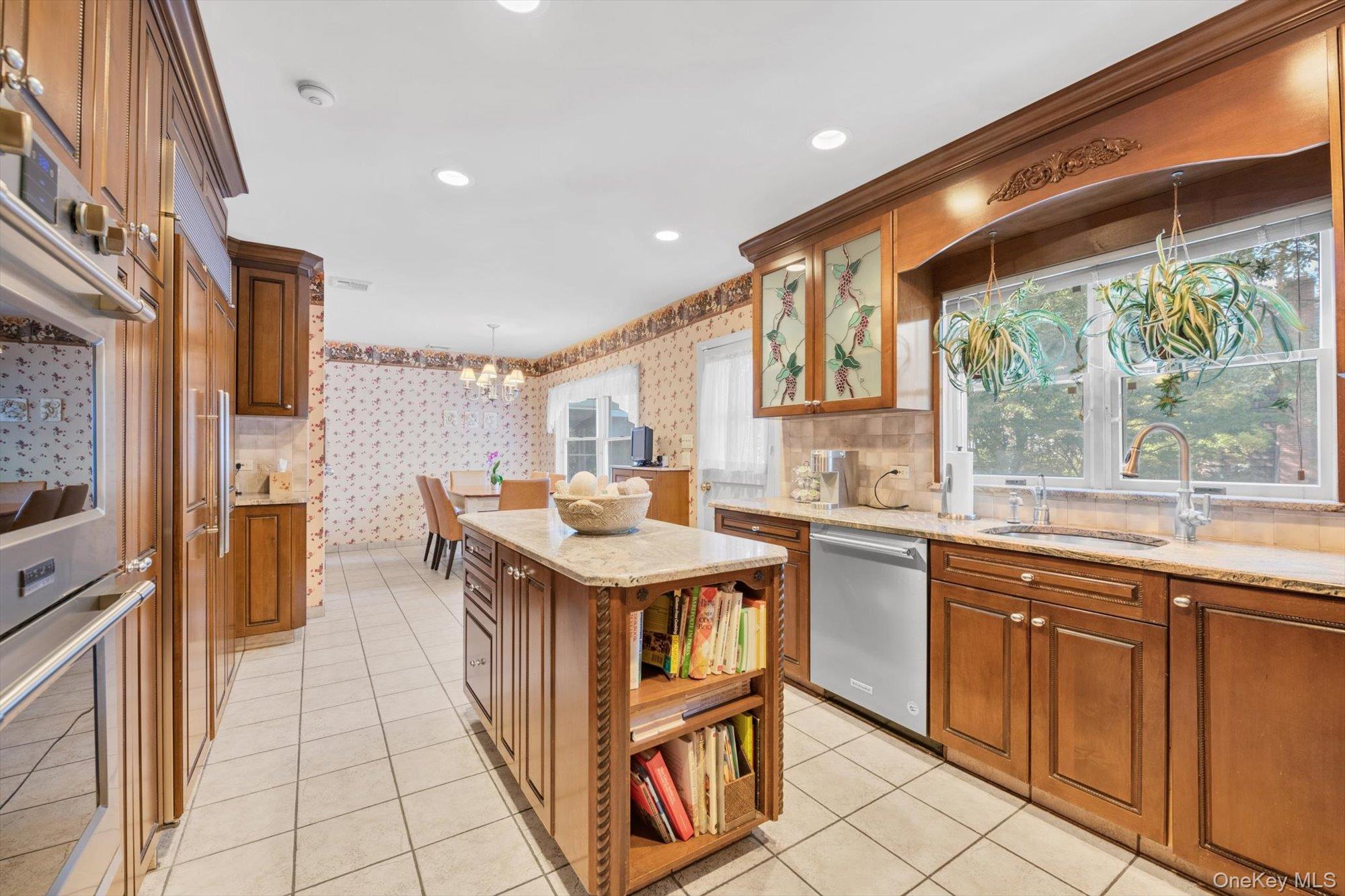 36 Somerset Drive S, Great Neck, NY 11020