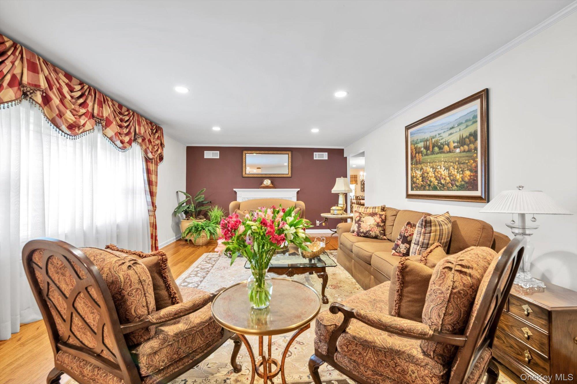 36 Somerset Drive S, Great Neck, NY 11020