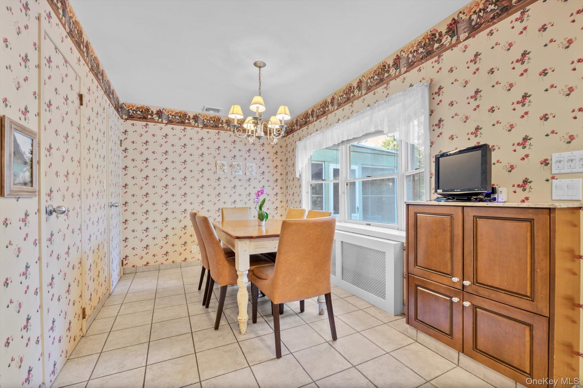 36 Somerset Drive S, Great Neck, NY 11020