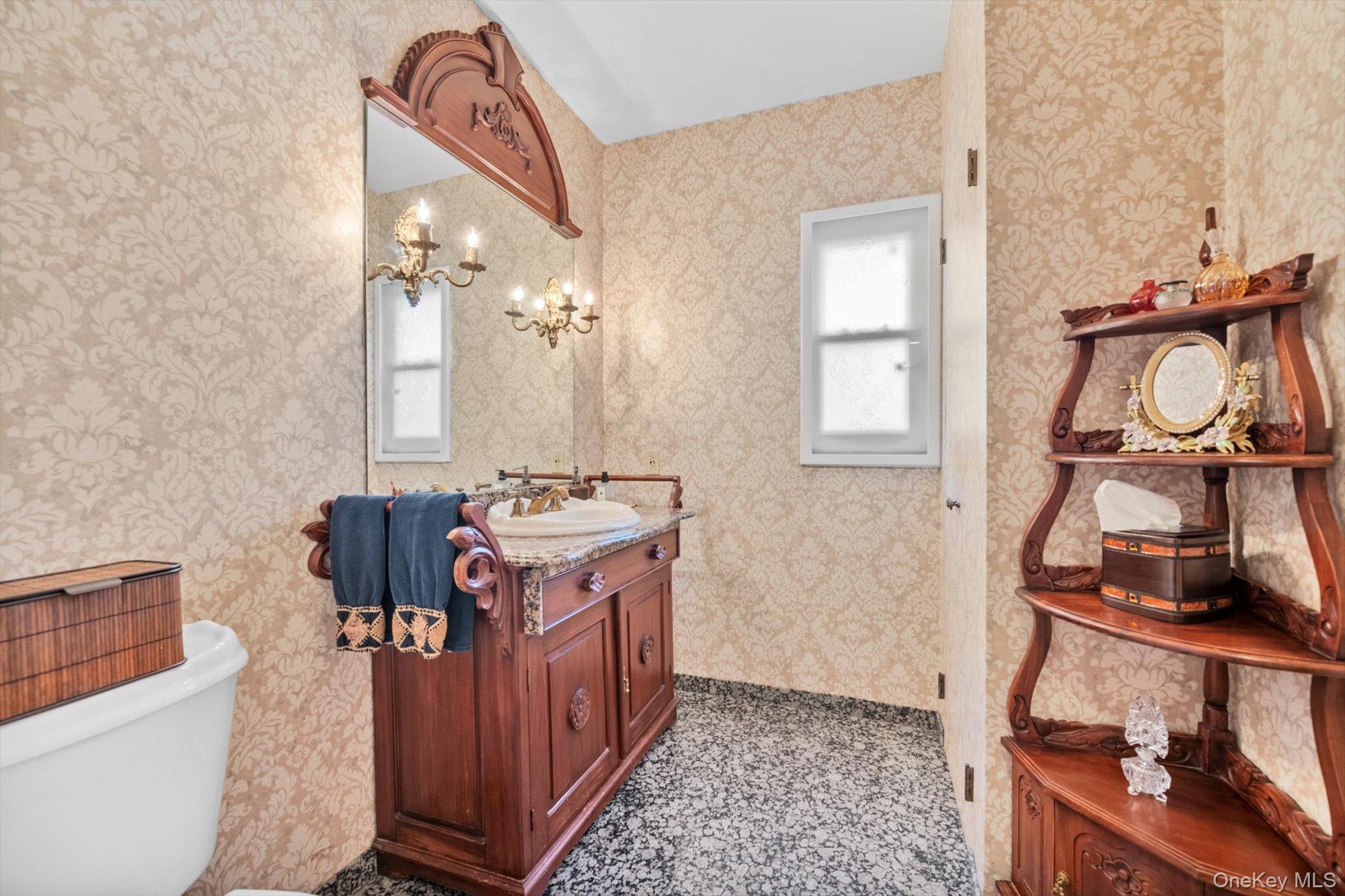 36 Somerset Drive S, Great Neck, NY 11020