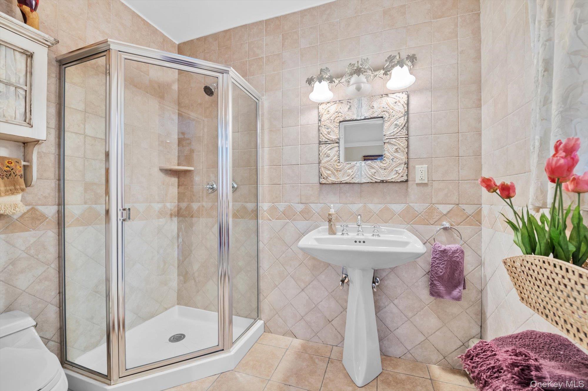 36 Somerset Drive S, Great Neck, NY 11020