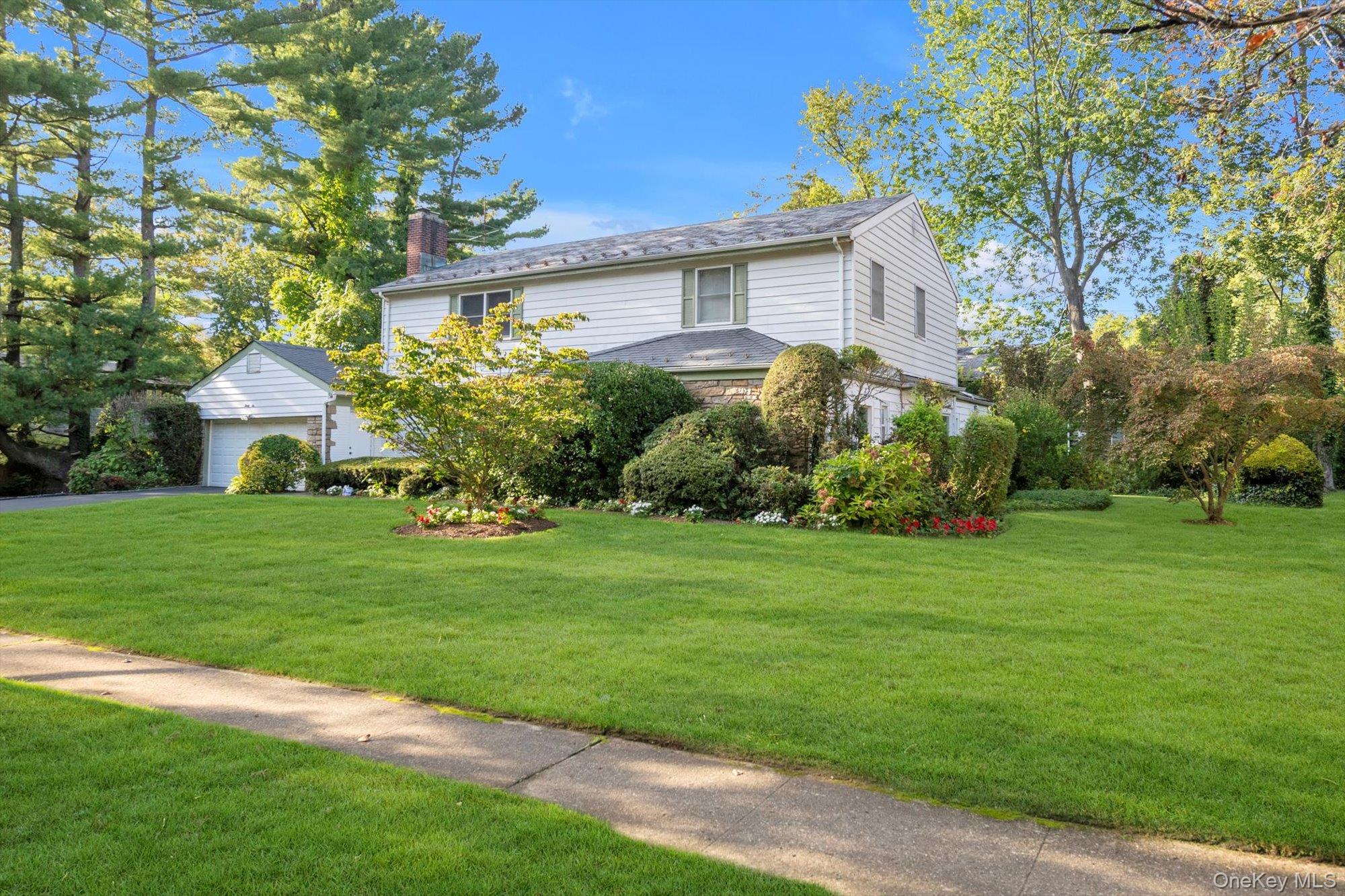 36 Somerset Drive S, Great Neck, NY 11020