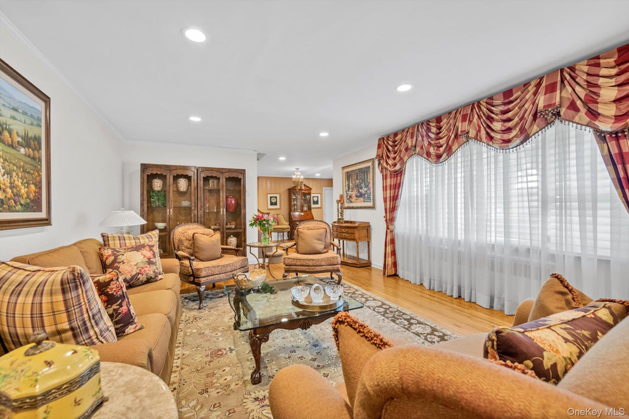 36 Somerset Drive S, Great Neck, NY 11020