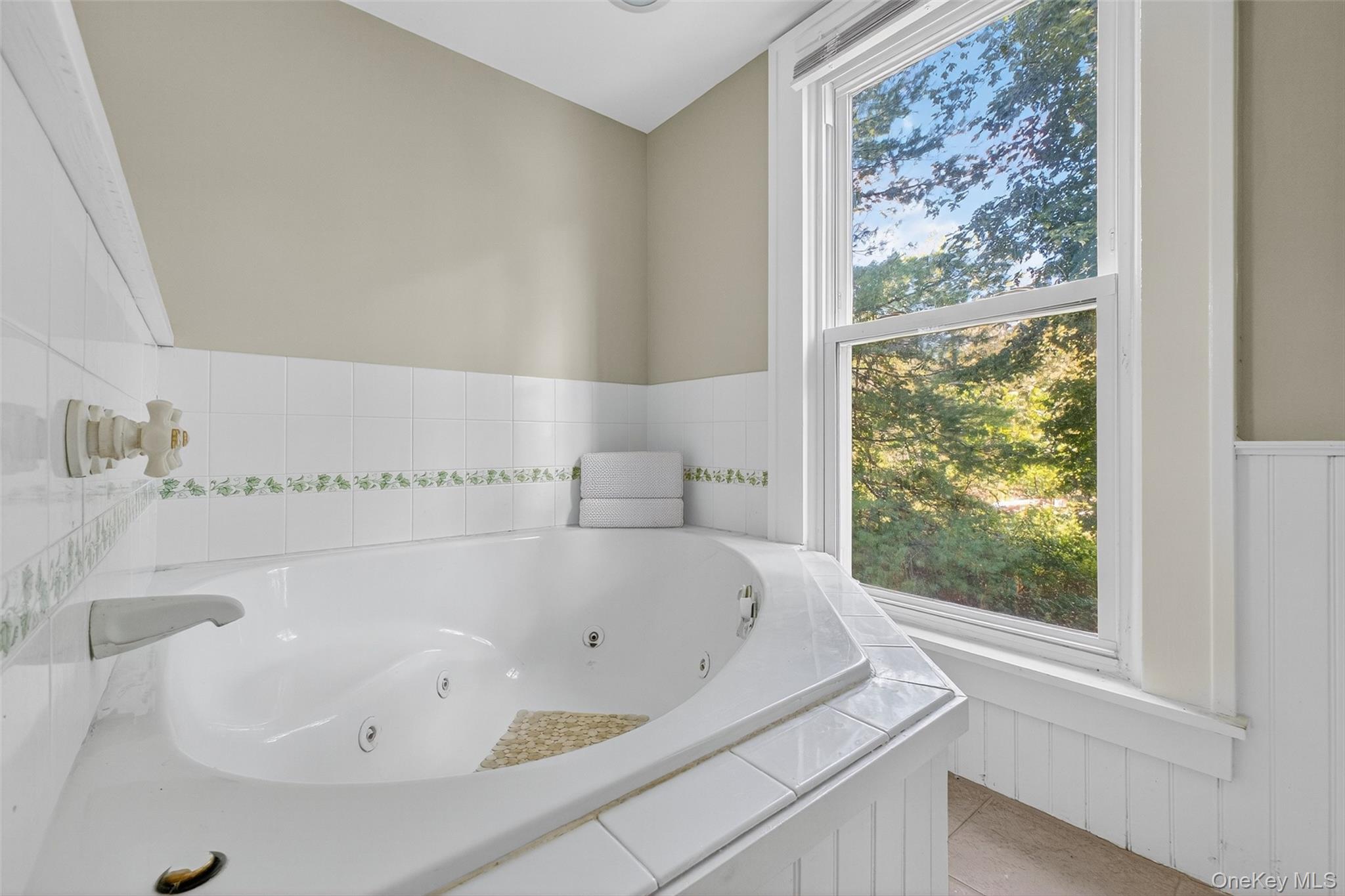 12 Rough Lane, Poughquag, NY 12570