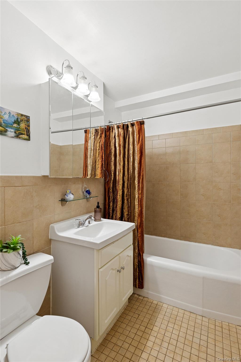 69-10 108th Street # 1B, Forest Hills, NY 11375