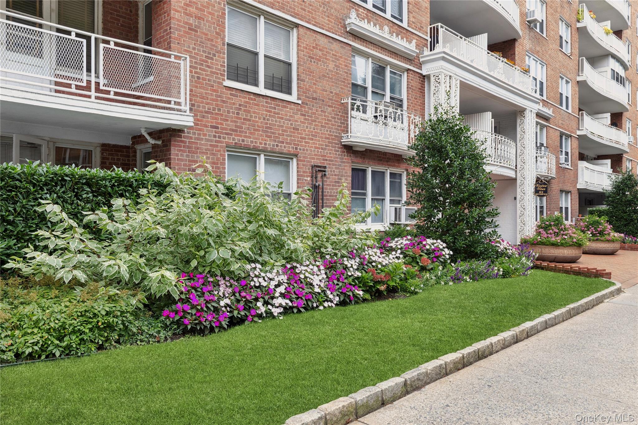 69-10 108th Street # 1B, Forest Hills, NY 11375