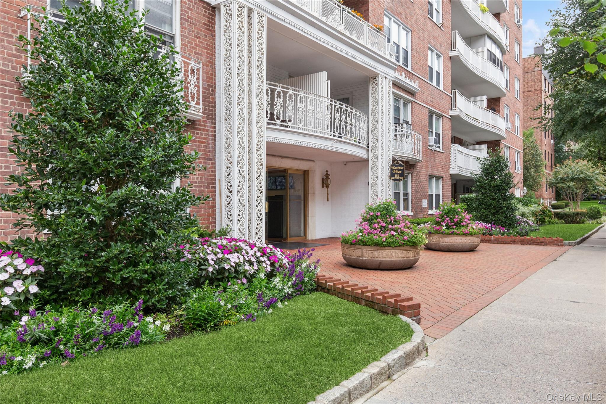 69-10 108th Street # 1B, Forest Hills, NY 11375