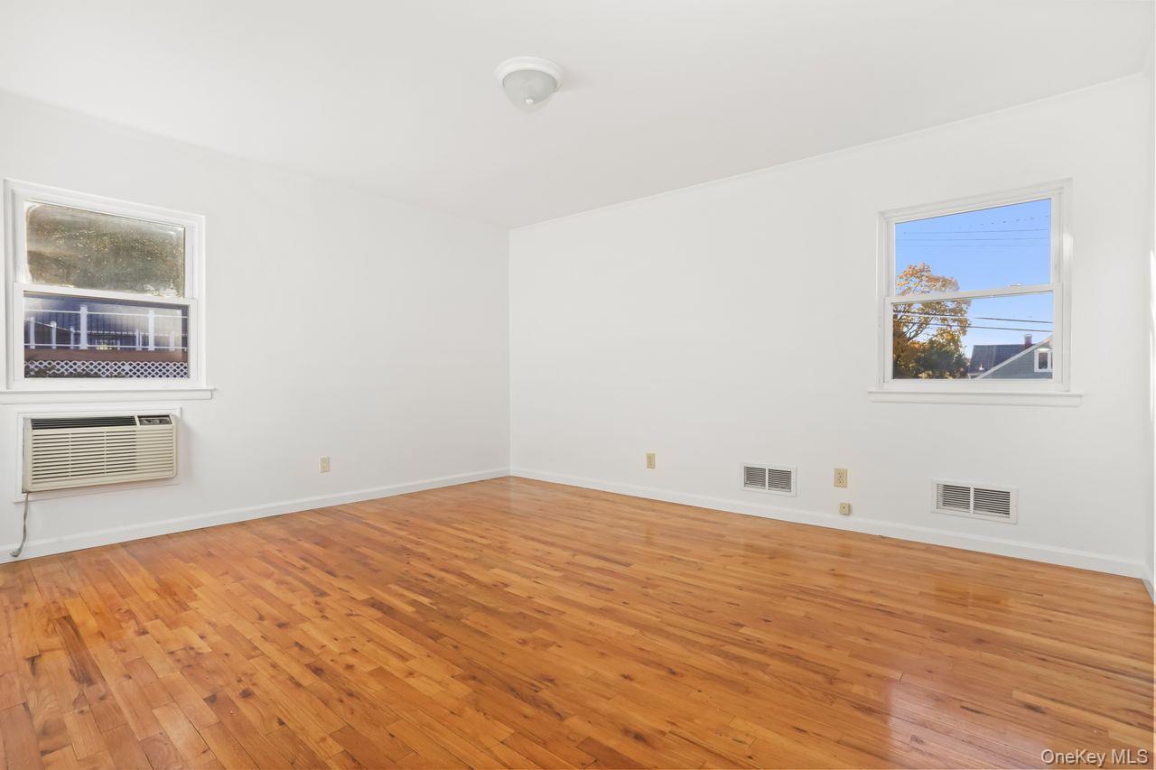 270 Pembrook Drive, Yonkers, NY 10710