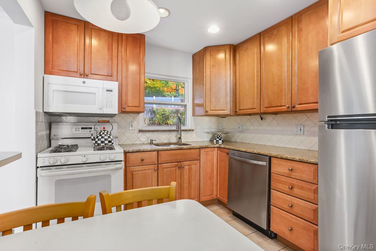 270 Pembrook Drive, Yonkers, NY 10710