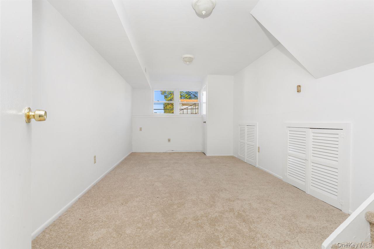 270 Pembrook Drive, Yonkers, NY 10710