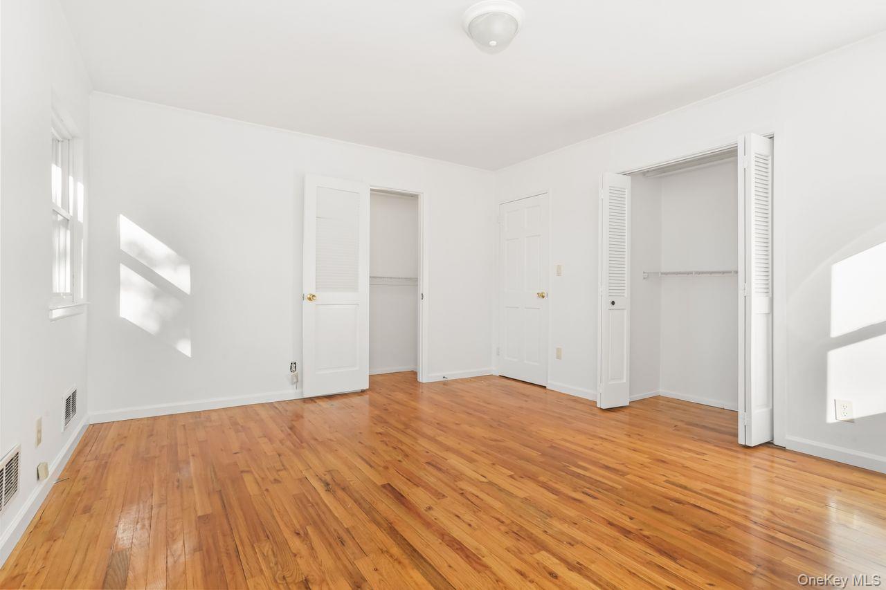 270 Pembrook Drive, Yonkers, NY 10710