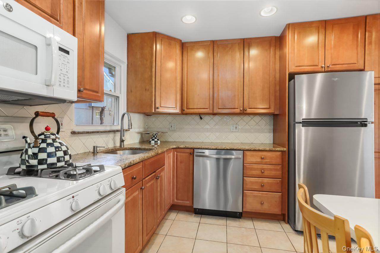 270 Pembrook Drive, Yonkers, NY 10710