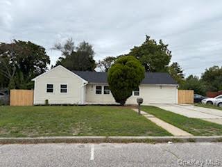 37 E Maple Street, Central Islip, NY 11722