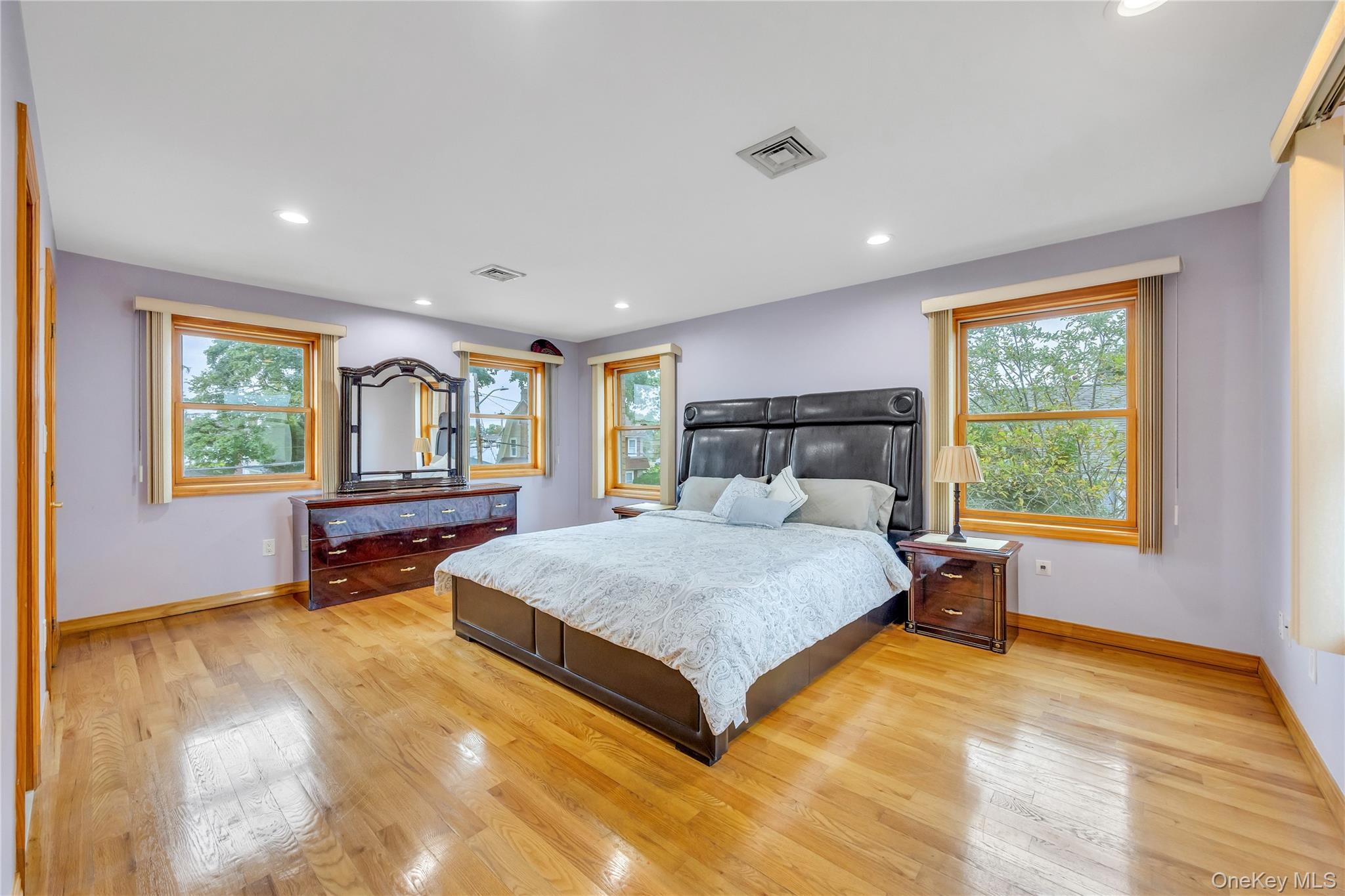 29 Grove Street, Hicksville, NY 11801