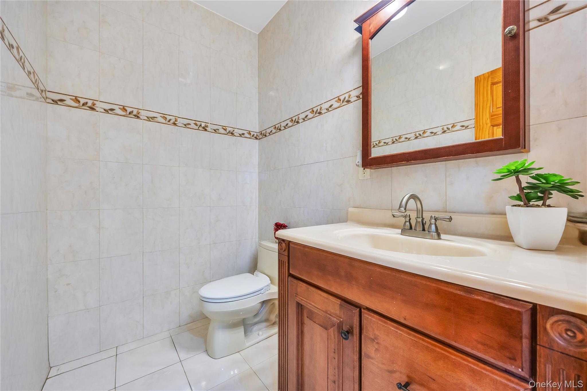 29 Grove Street, Hicksville, NY 11801