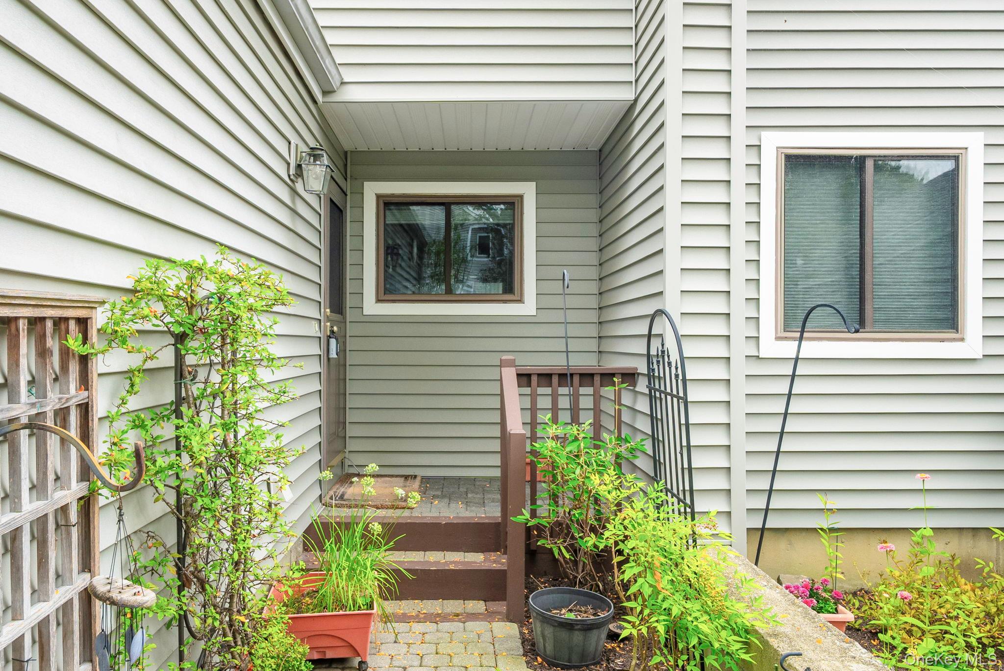 283 Horseshoe Circle, Ossining, NY 10562