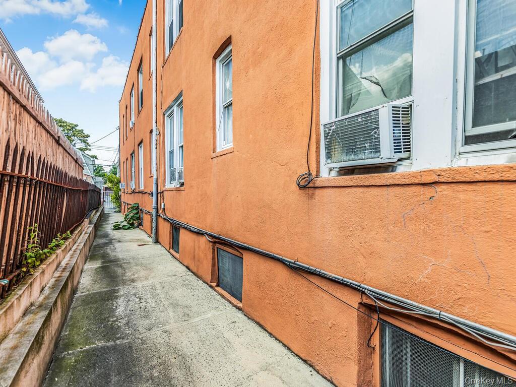 529 E 49th Street, Brooklyn, NY 11203