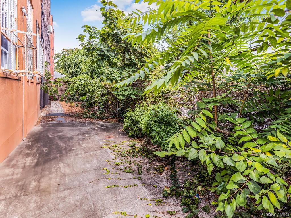 529 E 49th Street, Brooklyn, NY 11203