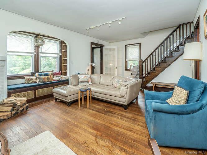 6 4th Road, Great Neck, NY 11021