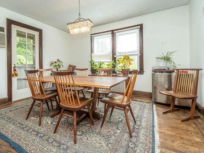 6 4th Road, Great Neck, NY 11021