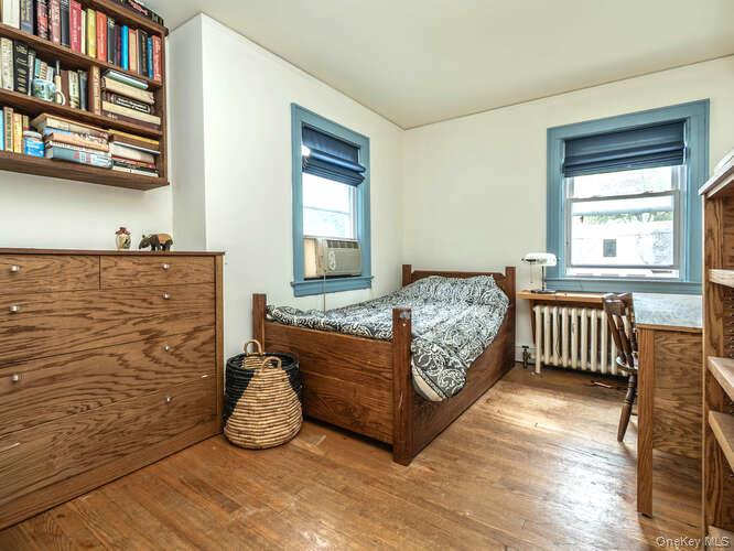 6 4th Road, Great Neck, NY 11021