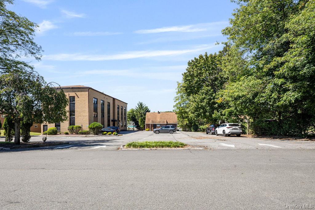 7 Elmwood Drive, New City, NY 10956