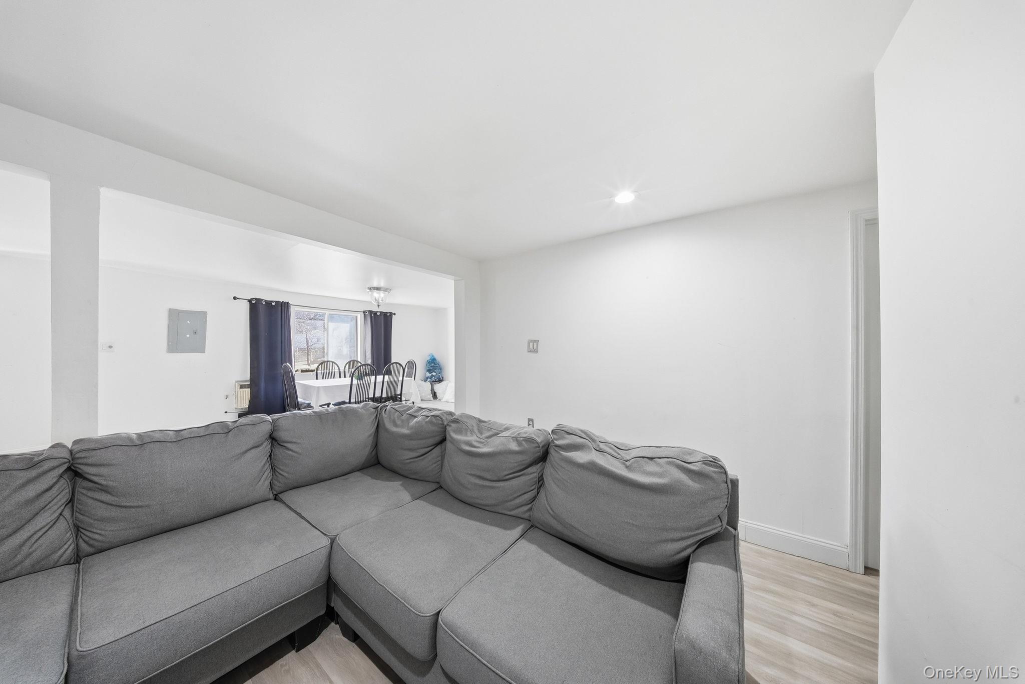 4 Old Road, Cuddebackville, NY 12729