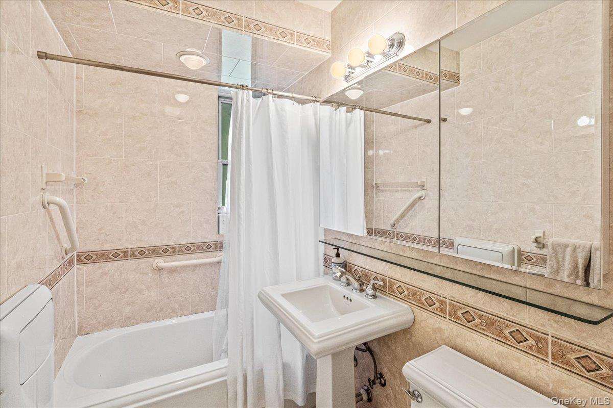 113-14 72nd Road # 2A, Forest Hills, NY 11375