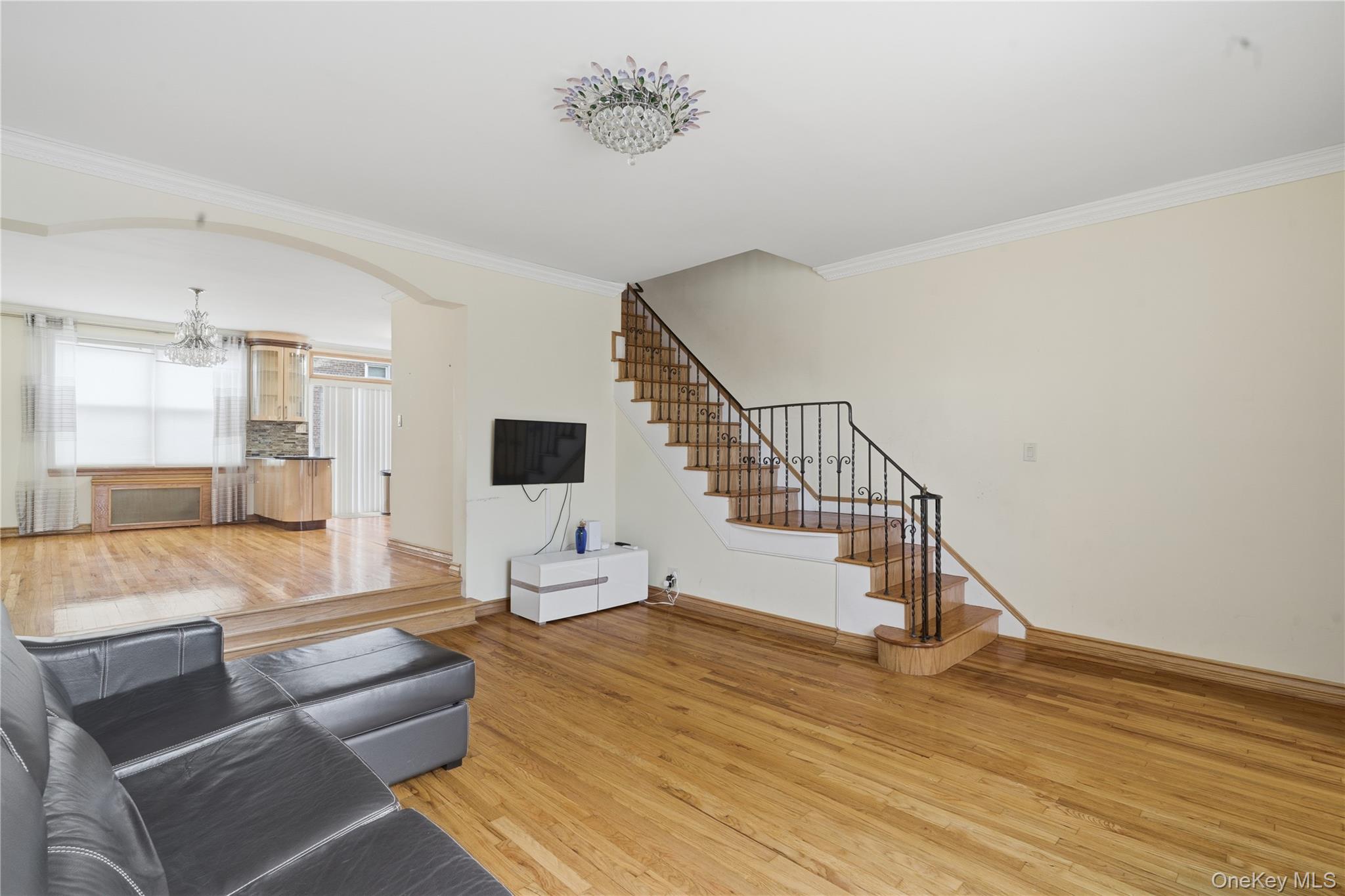 7285 YELLOWSTONE BLVD, Forest Hills, NY 11375