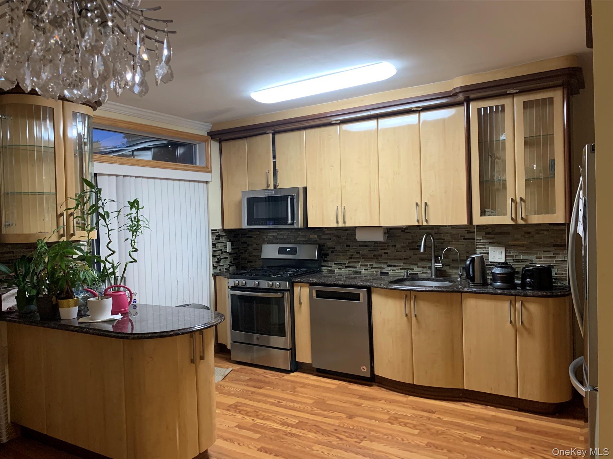 7285 YELLOWSTONE BLVD, Forest Hills, NY 11375