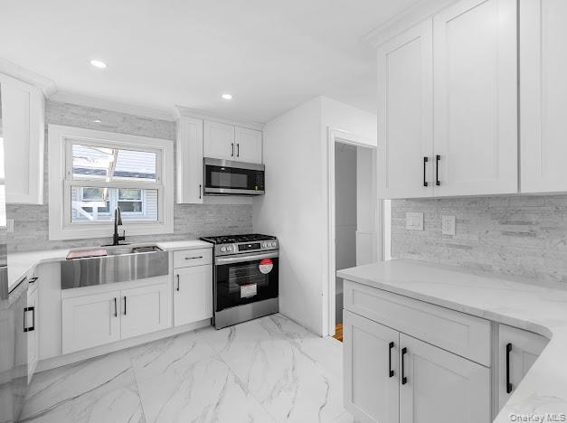 9 Grayston Street, Westbury, NY 11590