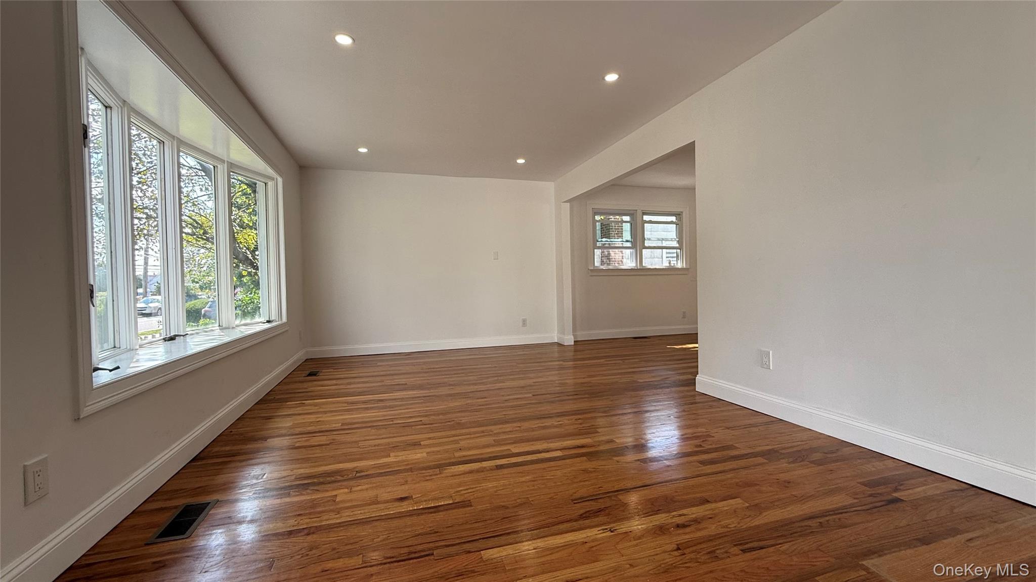 9 Grayston Street, Westbury, NY 11590