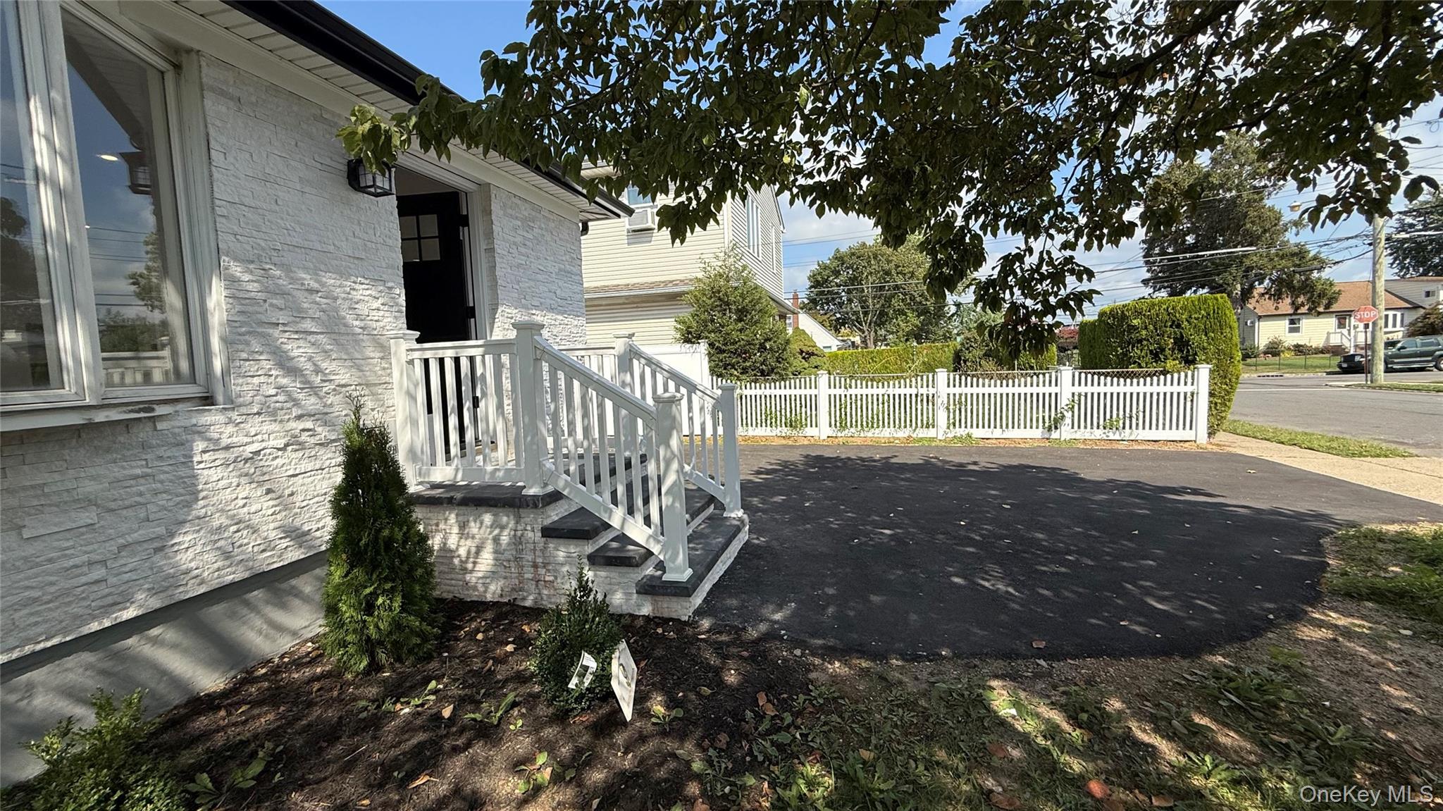 9 Grayston Street, Westbury, NY 11590