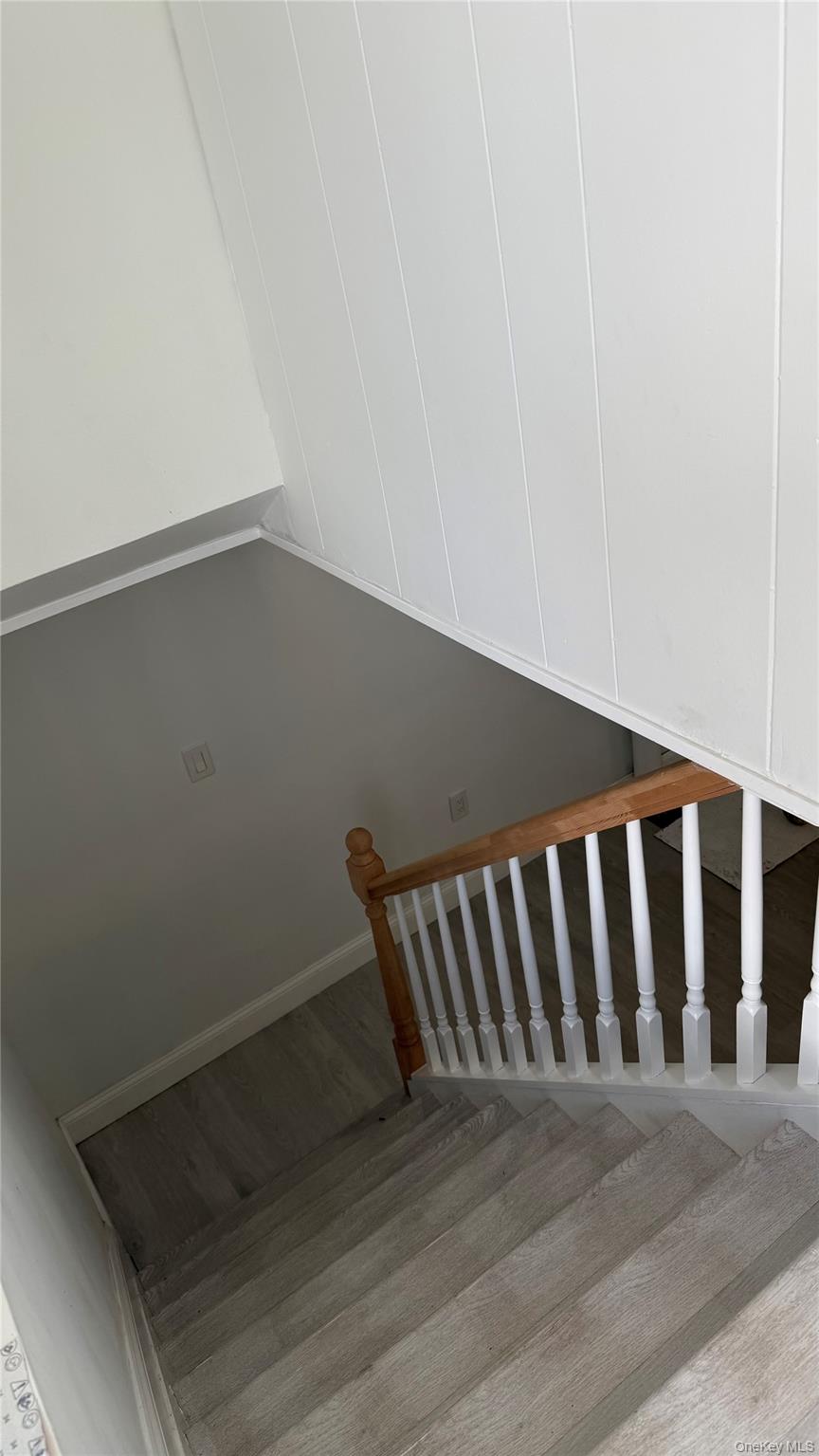 9 Grayston Street, Westbury, NY 11590