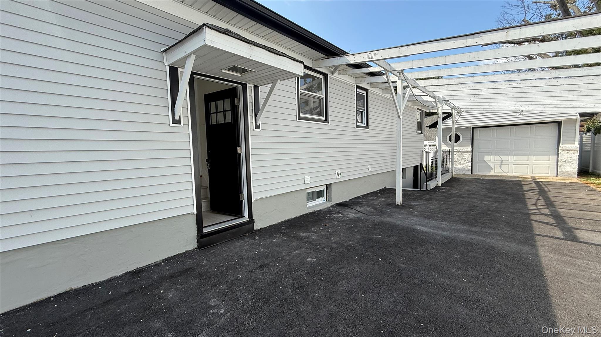 9 Grayston Street, Westbury, NY 11590