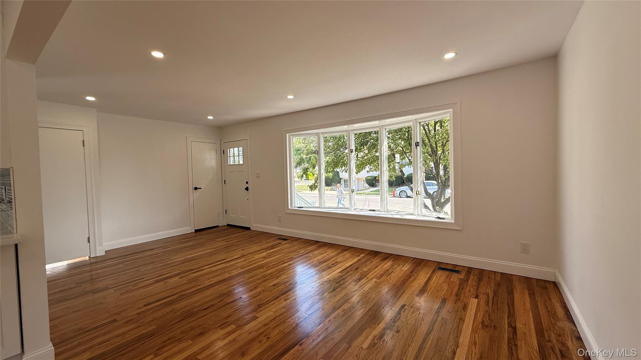 9 Grayston Street, Westbury, NY 11590