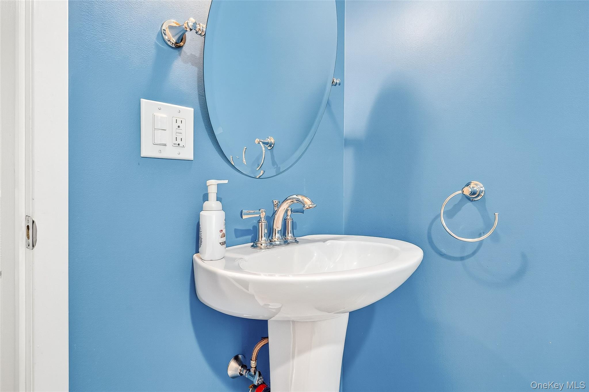 9 Brookdell Drive, Hartsdale, NY 10530