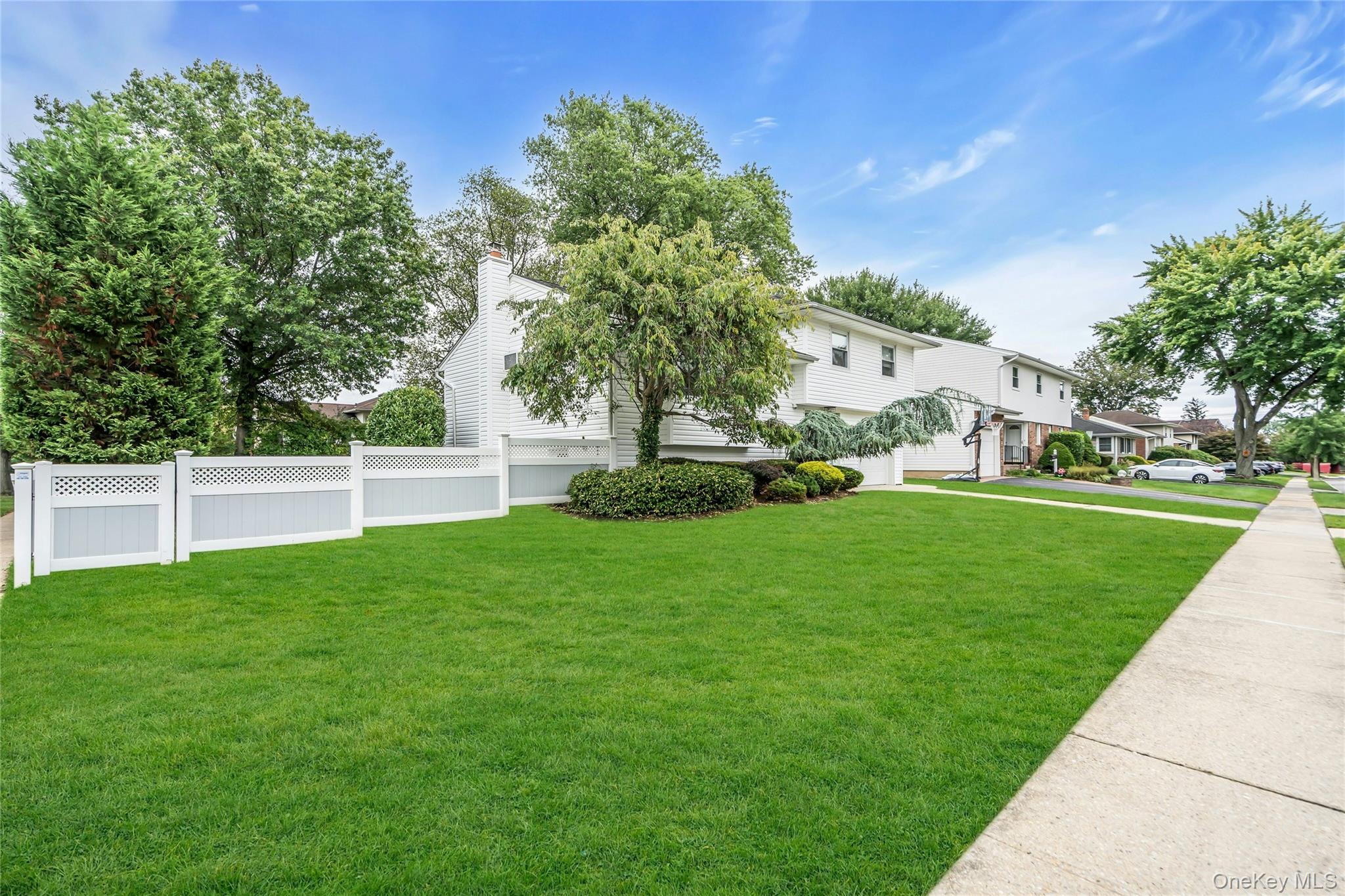 34 Julliard Drive, Plainview, NY 11803