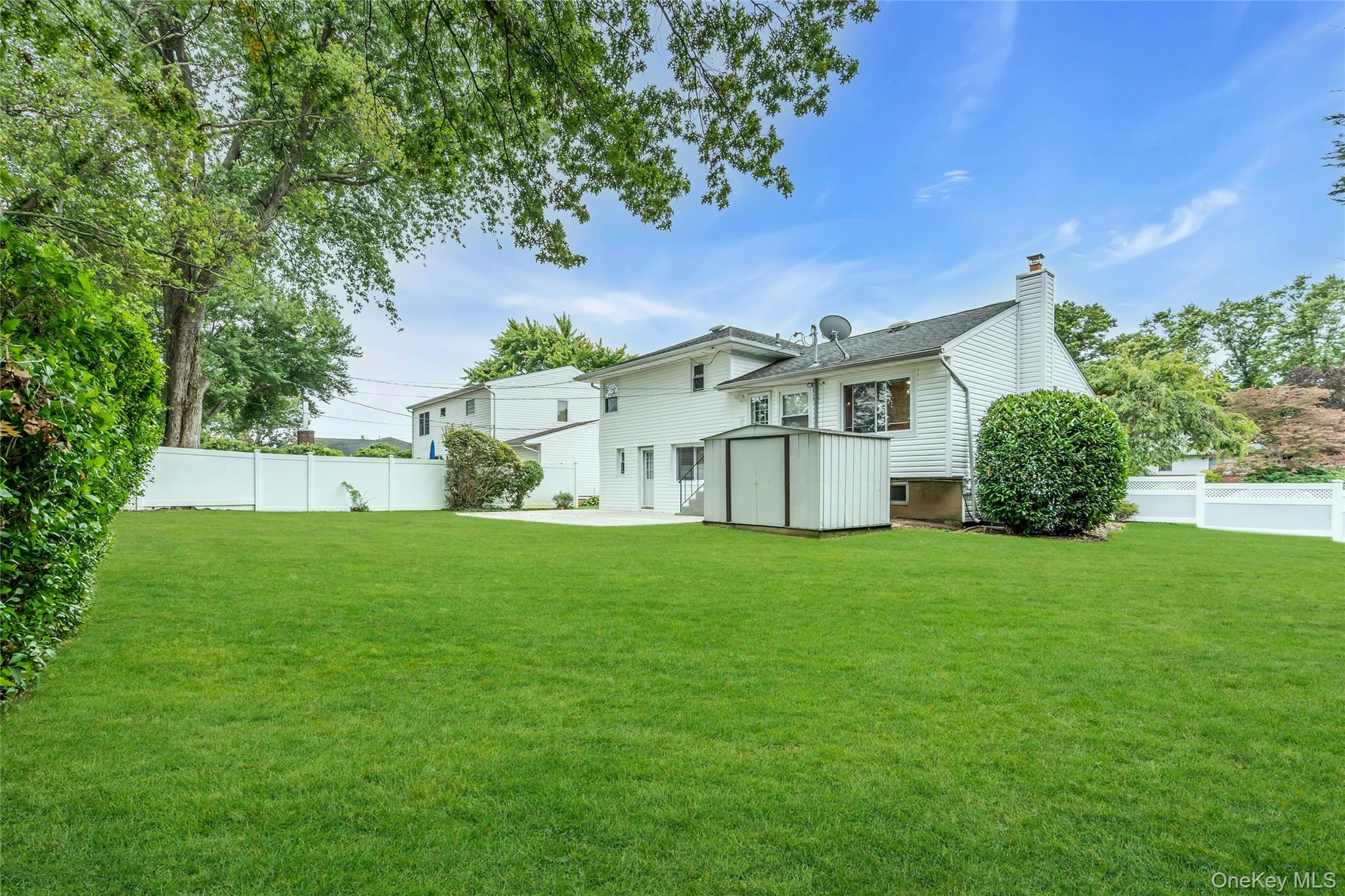 34 Julliard Drive, Plainview, NY 11803