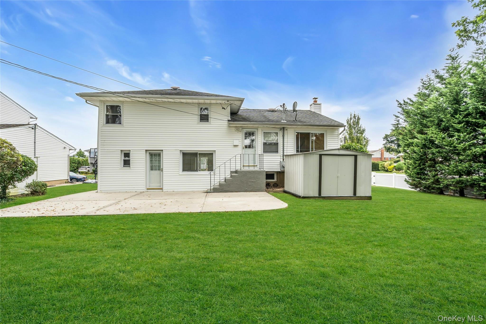 34 Julliard Drive, Plainview, NY 11803