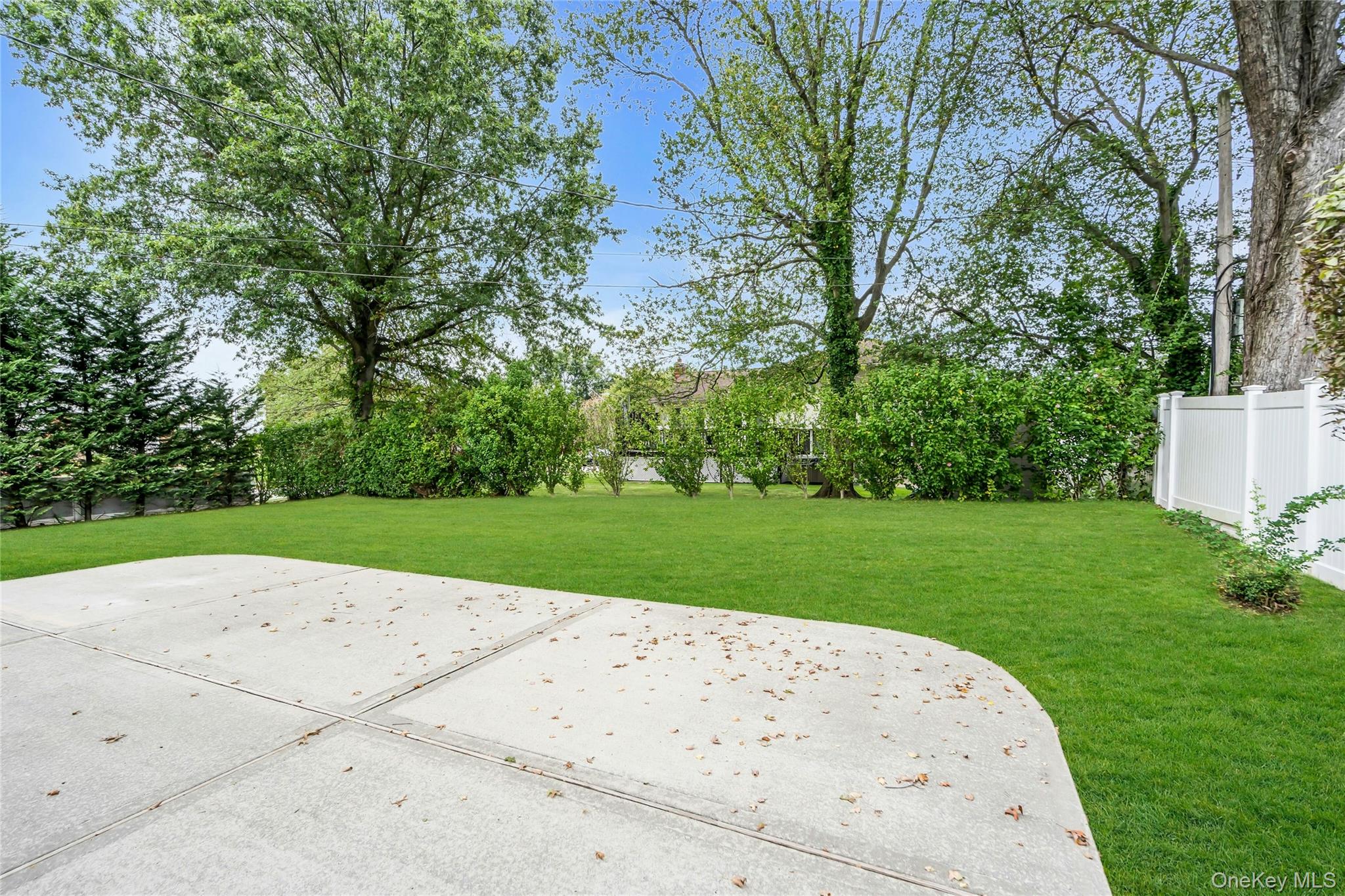 34 Julliard Drive, Plainview, NY 11803